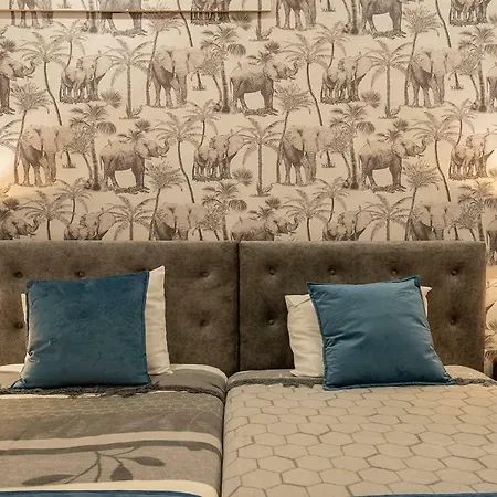 Liverpool Tree * Lisboa